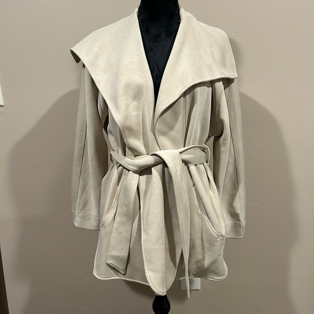 Lululemon Softstreme Belted Wrap